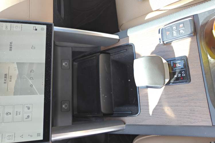 Used Land Rover Discovery Sport 2024 Performance Tech Edition
