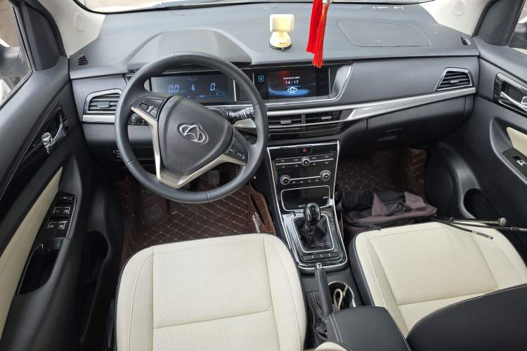 Used CHANGAN KAICHENG Oushang A600 2018 1.5L Manual Luxury Model Center Console