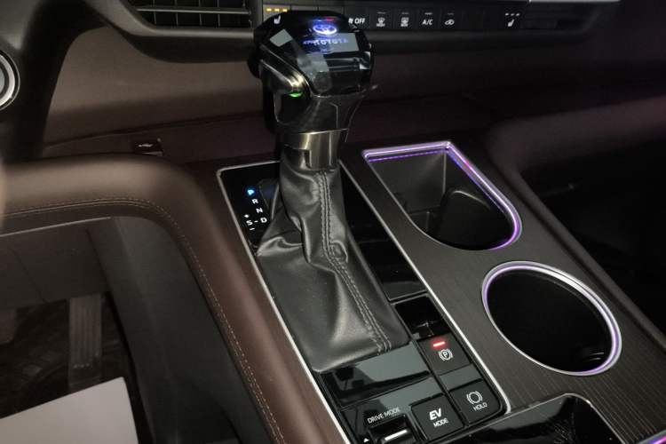 Used Toyota Granvia 2023 2.5L Hybrid Prestige PLUS Edition Gear Lever