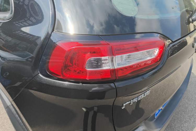 Used Jeep Cherokee 2016 2.0L Superior Edition

