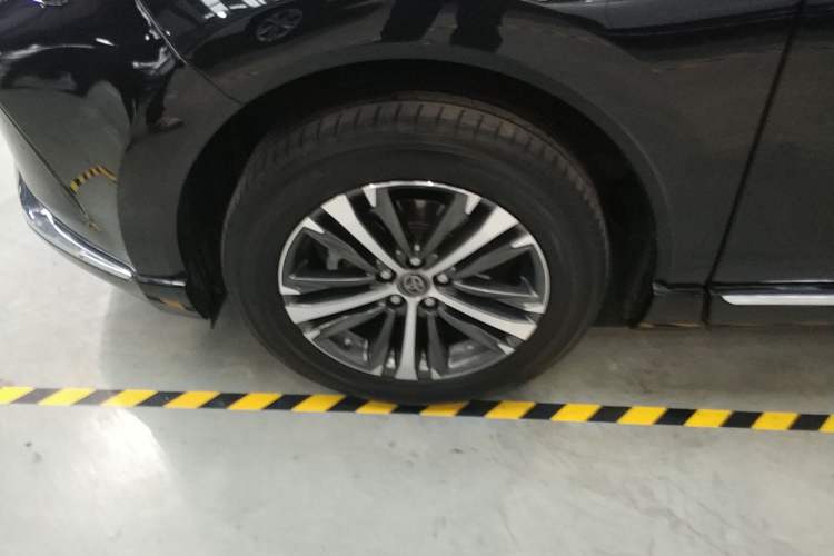 Used Toyota Venza 2023 2.0L CVT Two-Wheel Drive Luxury Edition Left Front Wheel Hub