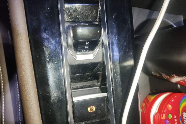 Used Volkswagen Viloran 2024 330TSI Luxury Edition Gear Lever