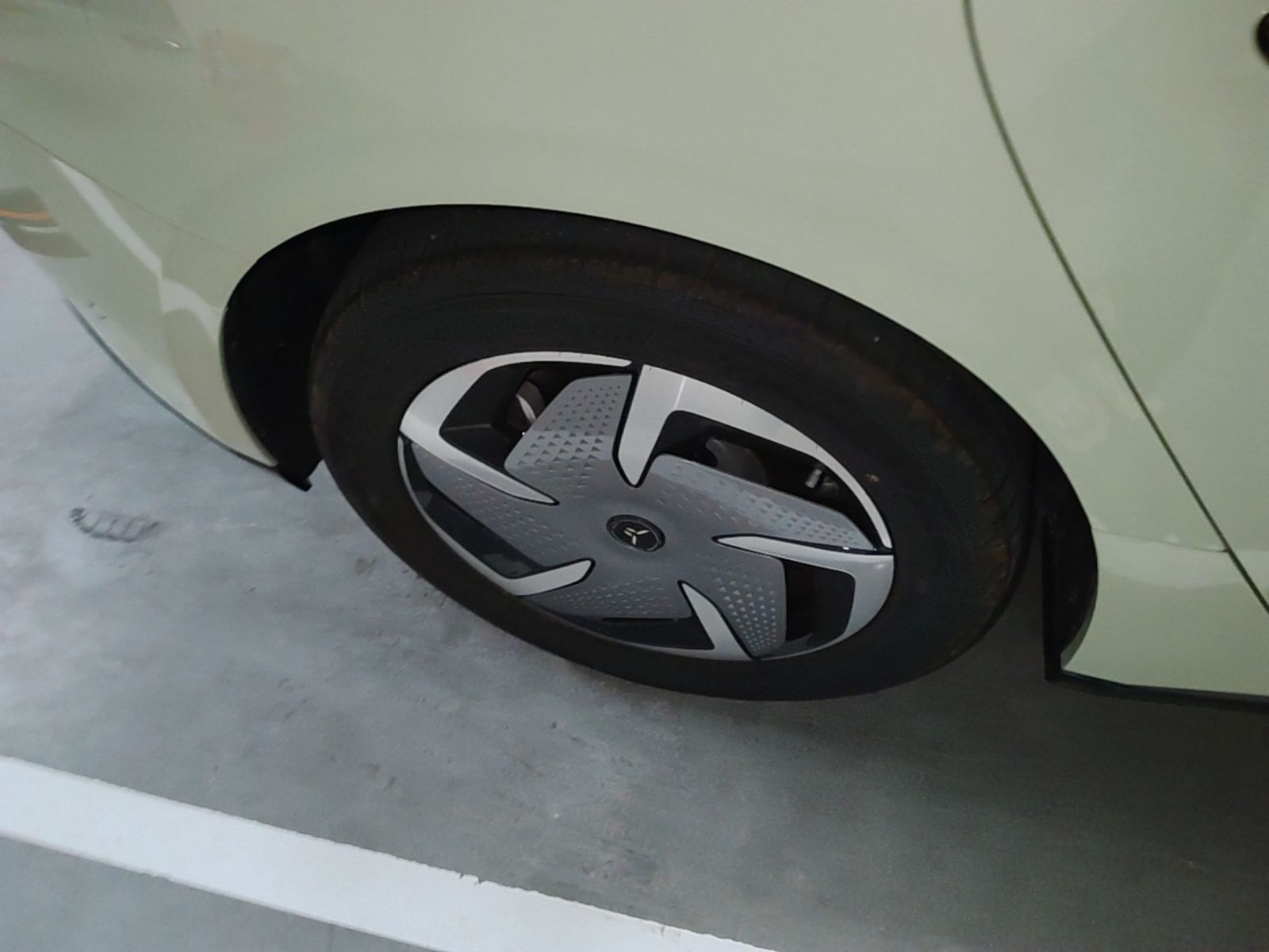 Hongqi EH7 2025 690 Smart Selection Edition — снимка 11