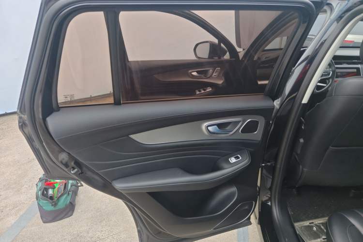 Used Roewe RX5 MAX 2019 300TGI Automatic Smart Cabin Luxury Edition