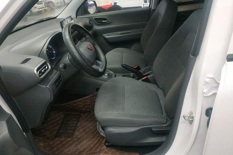 Used Wuling Hongguang New Energy 2024 All-Electric Model 300KM Standard Version
