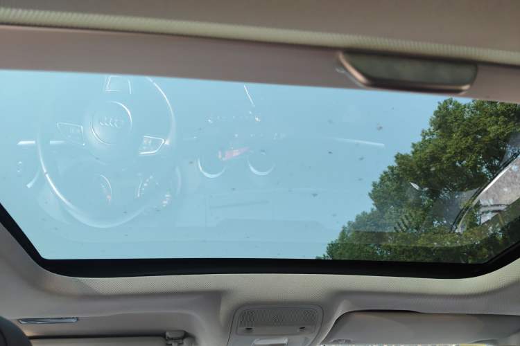 Used Audi A3 2014 Limousine 40 TFSI S line Comfort Model