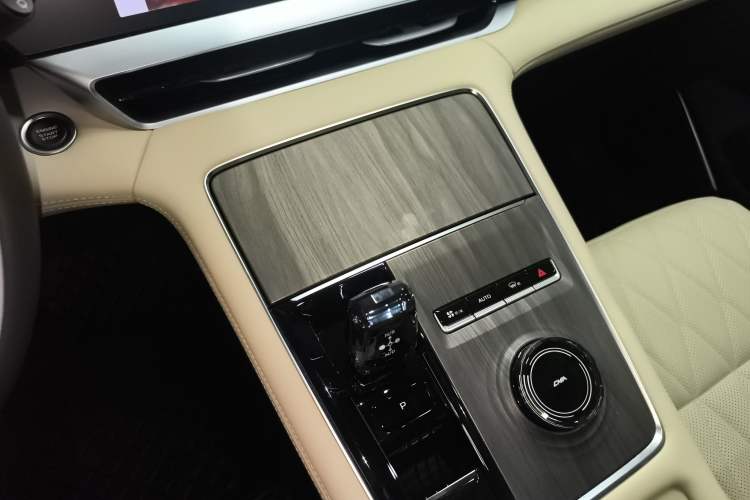 Used Geely Auto Monjaro L 2025 Dongfang Yao 2.0TD Automatic Jinzhao Edition
