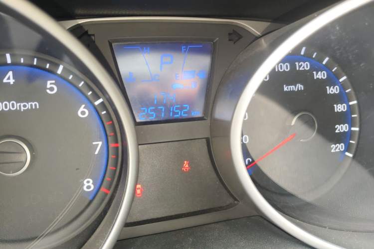 Used Hyundai ix35 2012 2.0L Automatic Two-Wheel Drive Elite Edition GLS Odometer Close Up