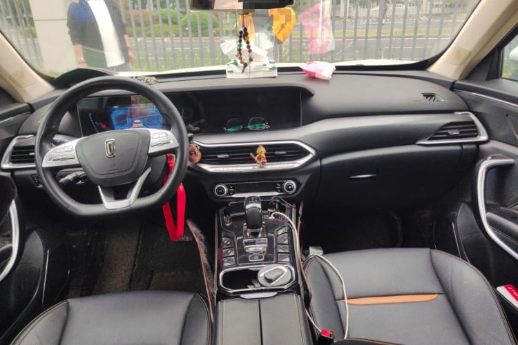 Used Bestune T77 2020 PRO 280 TID Automatic Luxury Model Center Console