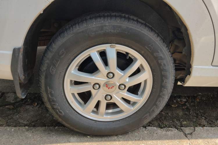 Used Wuling Hongguang 2019 1.5L S Standard Version China VI LAR
