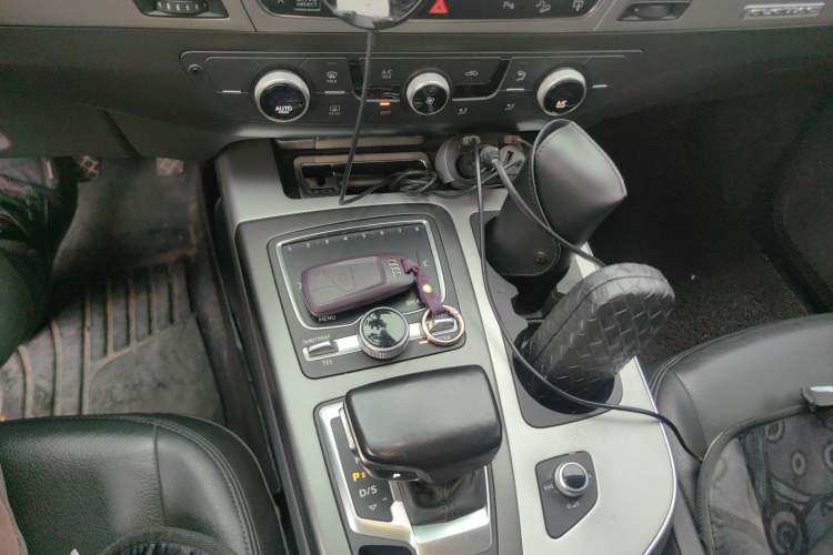 Used Audi Q7 2016 45 TFSI Technology Edition Gear Lever