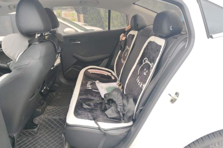 Used Roewe i5 2024 1.5L CVT Luxury Edition Left Rear Seat