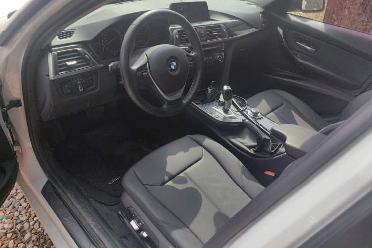 Used BMW 3 Series 2016 320i Fashion Model
