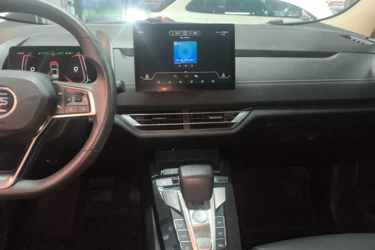 Used BYD Yuan New Energy 2019 EV535 Smart Connect Trendsetting Model