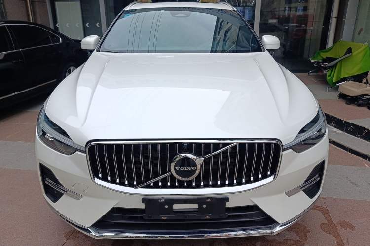 Used Volvo XC60 2023 B5 4x4 Smart Luxury Edition
