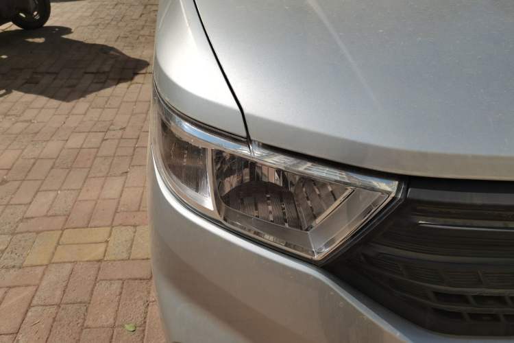 Used Wuling Hongguang V 2019 1.5L Jingqu Version China VI LAR
