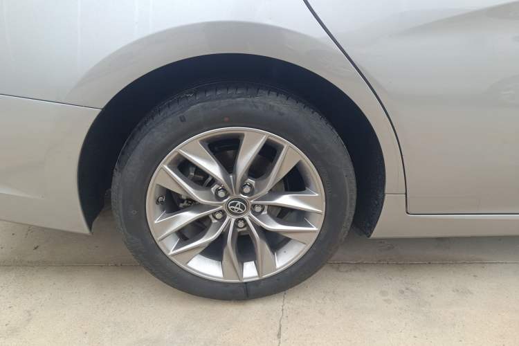 Used Toyota Avalon 2019 2.0L Luxury Edition China VI Standard Exterior 5