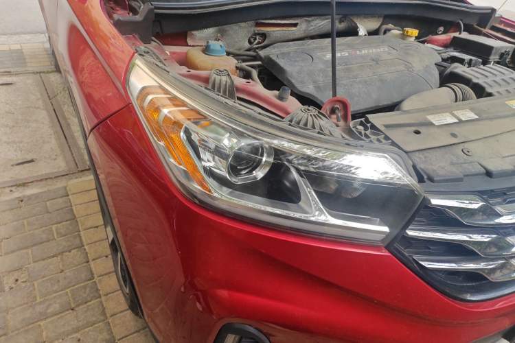 Used GAC Trumpchi GS4 2018 235T Automatic Two-Wheel Drive Luxury Smart Connectivity Version Right Front Headlight