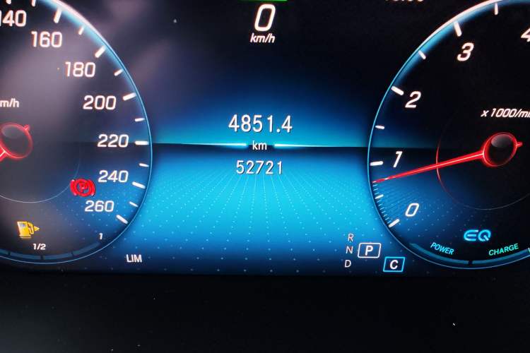 Used Mercedes-Benz C-Class 2019 C 260 Estate Odometer Close Up