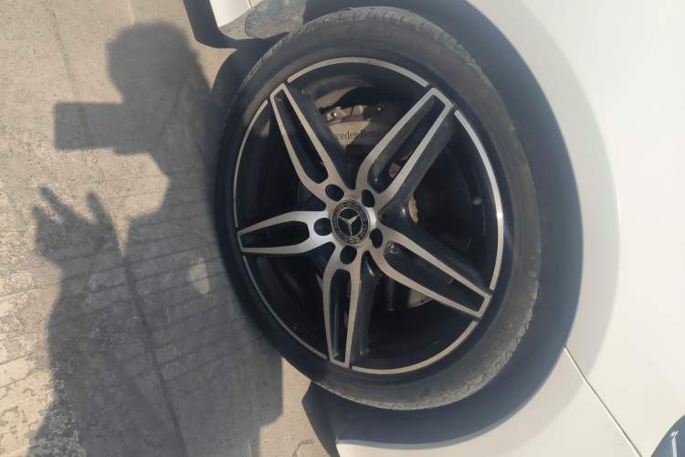 Used Mercedes-Benz E-Class 2017 E 300 Coupe Right Front Wheel Hub