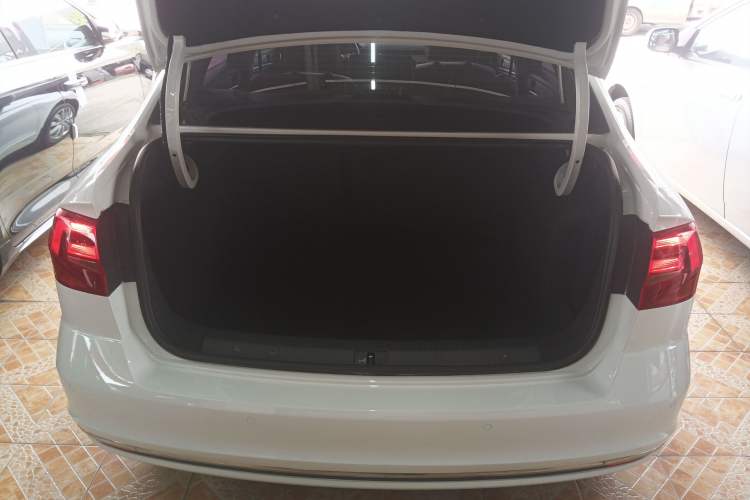 Used Volkswagen Bora 2018 1.5L Automatic Comfort Model Trunk