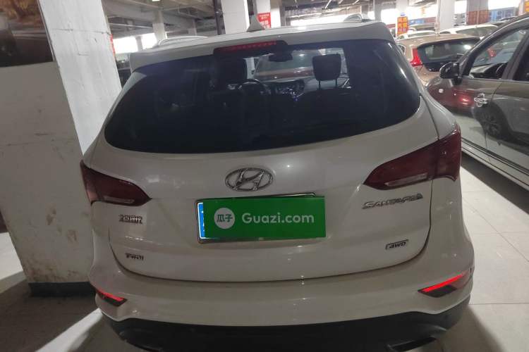 Used Hyundai Santa Fe 2017 2.0T Automatic All-Wheel Drive Smart 7-Seater Rear