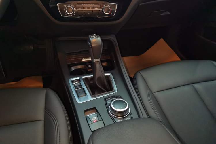 Used BMW 1 Series 2019 118i Fashion Model Gear Lever