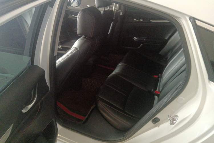 Used Honda Civic 2016 220TURBO Manual Luxury Edition