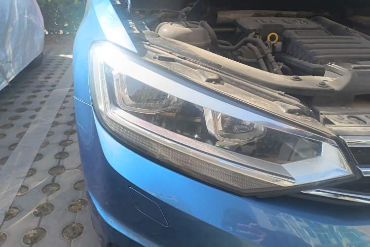 Used Volkswagen Touran 2016 Volkswagen Touran L 280TSI DSG Comfort Edition Right Front Headlight