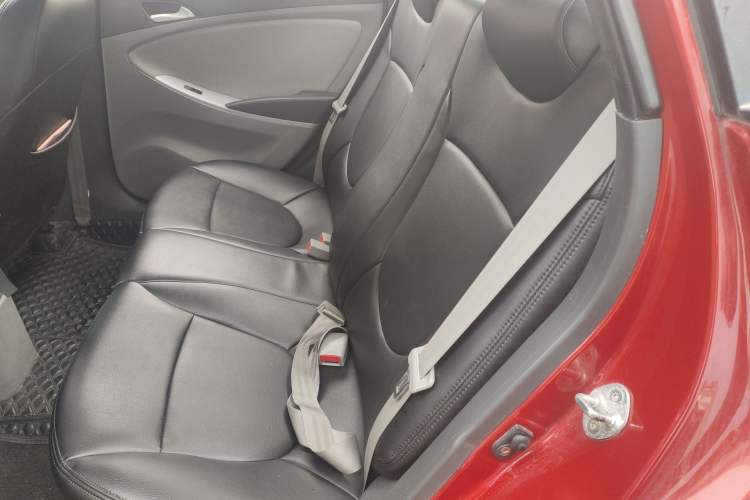 Used Hyundai Verna (older generation) 2010 Sedan 1.4L Automatic Fashionable GT Model Left Rear Seat