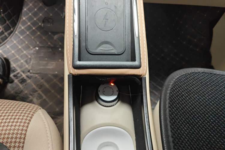 Used Wuling Hongguang MINIEV 2024 3rd Generation 215km Advanced Version
