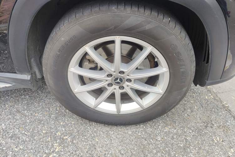 Used Mercedes-Benz GLE 2020 Restyled GLE 350 4MATIC Fashion Edition Right Front Wheel Hub