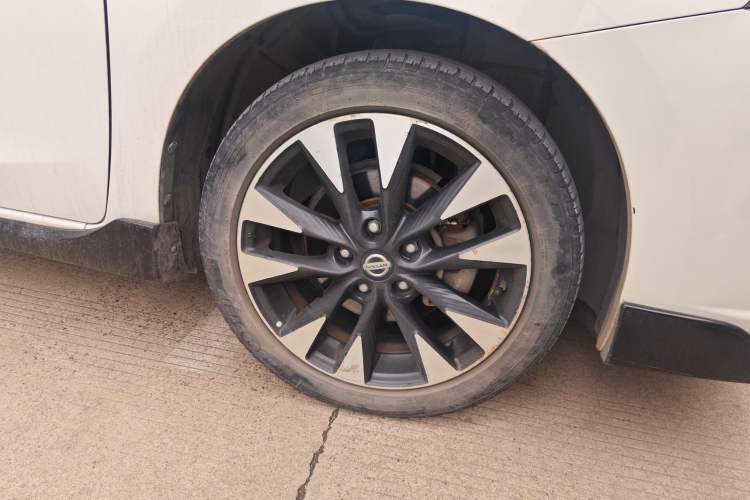 Used Nissan Lannia 2020 1.6L CVT Smart Connect Smart Cool Edition Right Front Wheel Hub