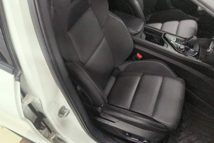 Used Lynk & Co 03 2022 1.5TD DCT JingPro Right Front Seat