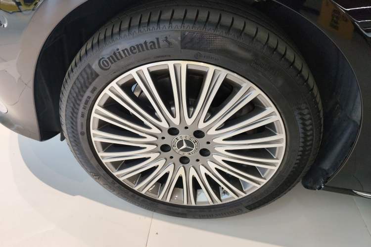 Used Mercedes-Benz E-Class 2022 Second Facelift E 300 L Prestige Edition
