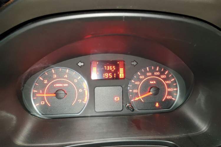 Used Wuling Hongguang V 2022 1.5L Jingqu Version Hydraulic Power Steering LAR