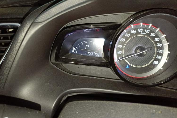 Used Mazda 3 Axela 2016 Sedan 1.5L Automatic Comfort Model
