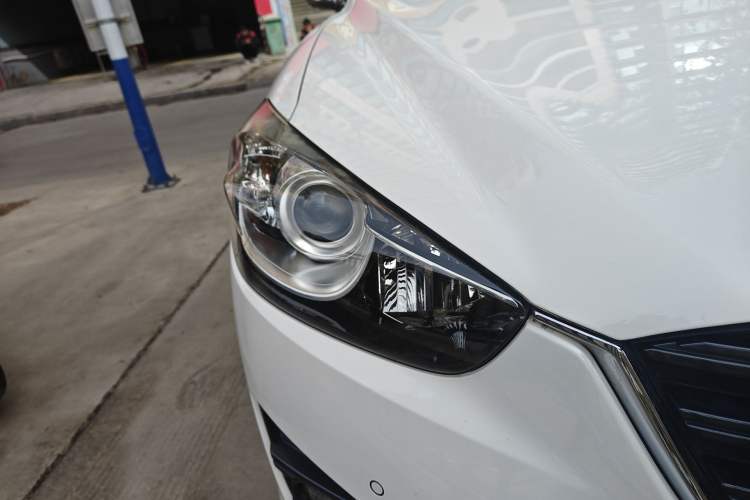 Used Mazda CX-5 2015 2.0L Automatic Two-Wheel Drive Urban Version Right Front Headlight