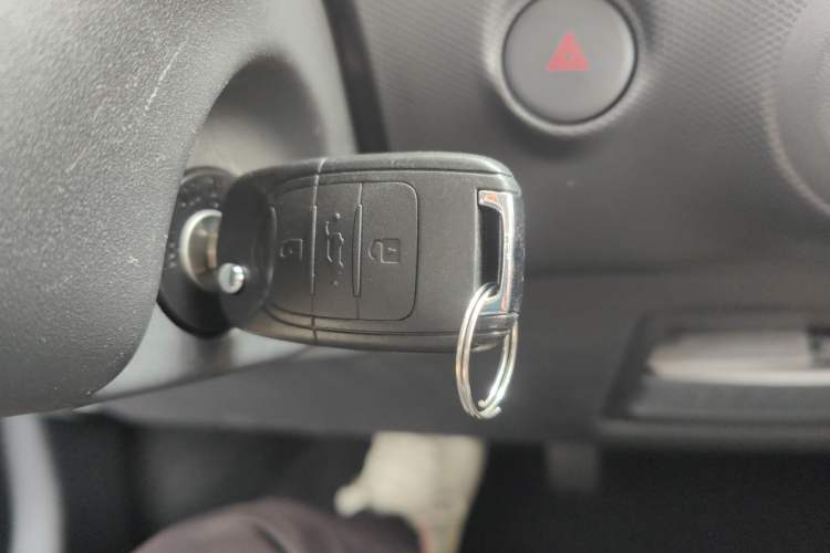 Used Wuling Zhiguang New Energy 2025 Comfort Model Vehicle Key