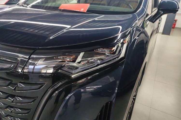 Used Denza D9 2022 DM-i 970 Four-Wheel Drive Flagship Model