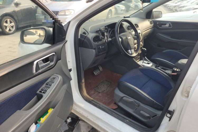 Used Ford Focus 2014 Hatchback Classic 1.8L Automatic Cool White Collector's Edition
