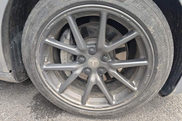 Used Tesla Model 3 2019 Long-Range All-Wheel-Drive Version

