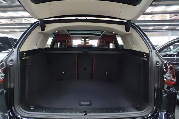 Used BMW X3 2023 Restyled xDrive30i Leading Edition M Night Sky Package Trunk