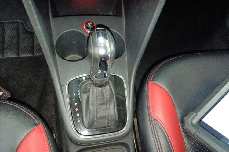 Used Volkswagen Polo 2016 1.6L Automatic Comfort Model