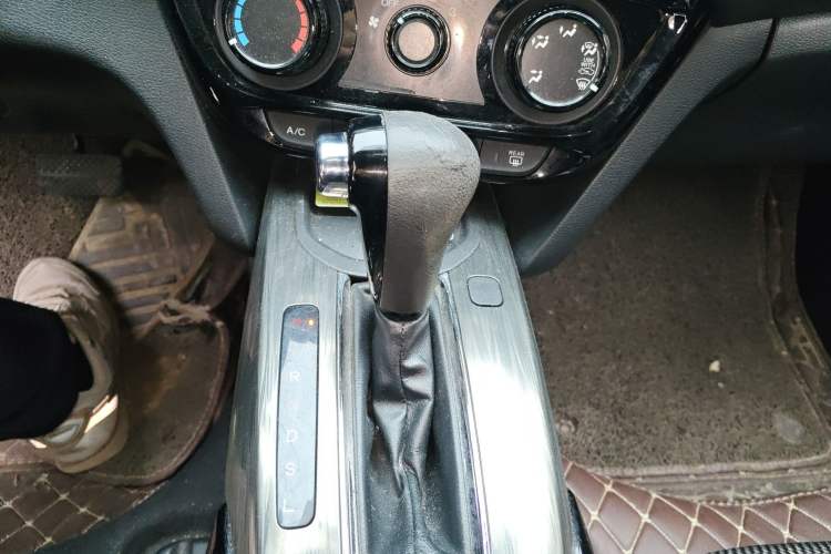 Used Honda XR-V 2015 1.8L EXi CVT Comfort Version Gear Lever