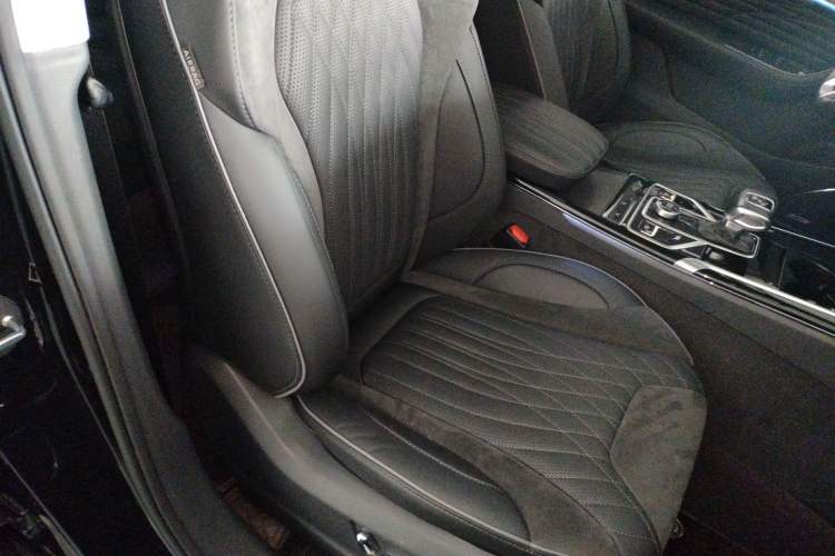 Used Hongqi HS5 2022 Revised Version 2.0T Smart Connect Flagship Edition
