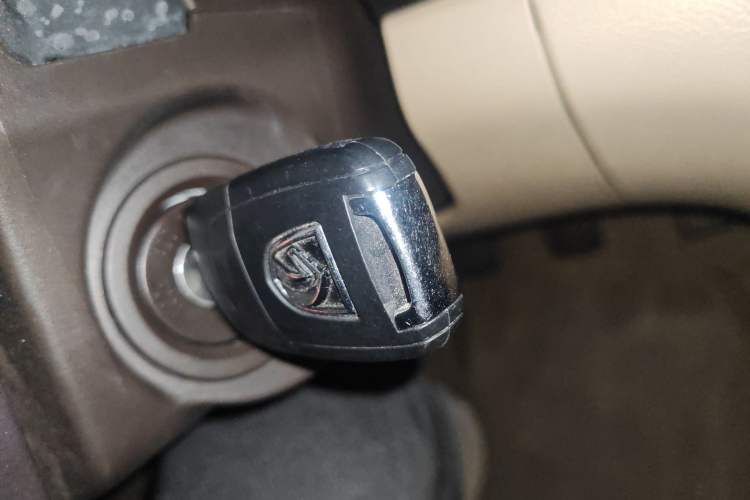 Used Baojun 730 2014 1.5L manual luxury trim 7 seats
