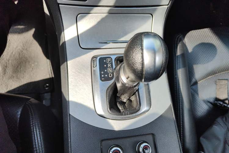 Used Infiniti G Series 2009 G37 Gear Lever
