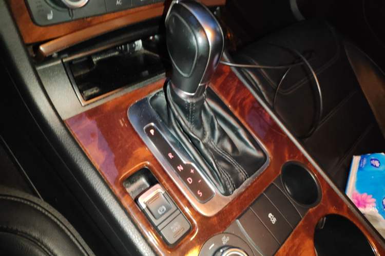 Used Volkswagen Touareg 2011 3.0 TSI Standard Version Gear Lever