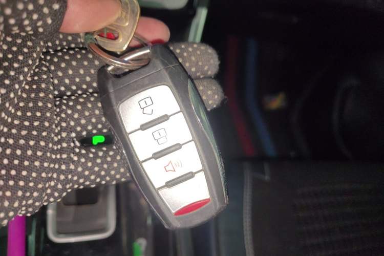 Used Great Wall Poer 2021 2.0T Commercial Version Automatic Diesel Two-Wheel Drive Elite Trim with Long Bed – GW4D20M Interior 1